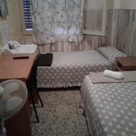 Pension Suiza Reus Exterior photo